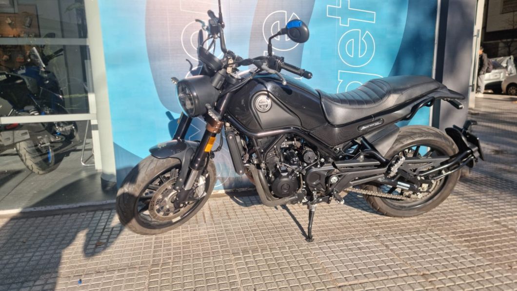benelli_leoncino_500_2019_22000km_id3697_6.jpg