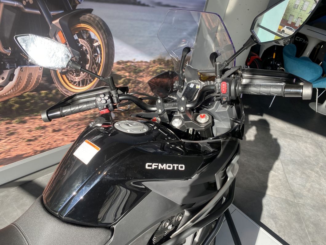 cfmoto_700_mt_2025_id3324_8.JPG