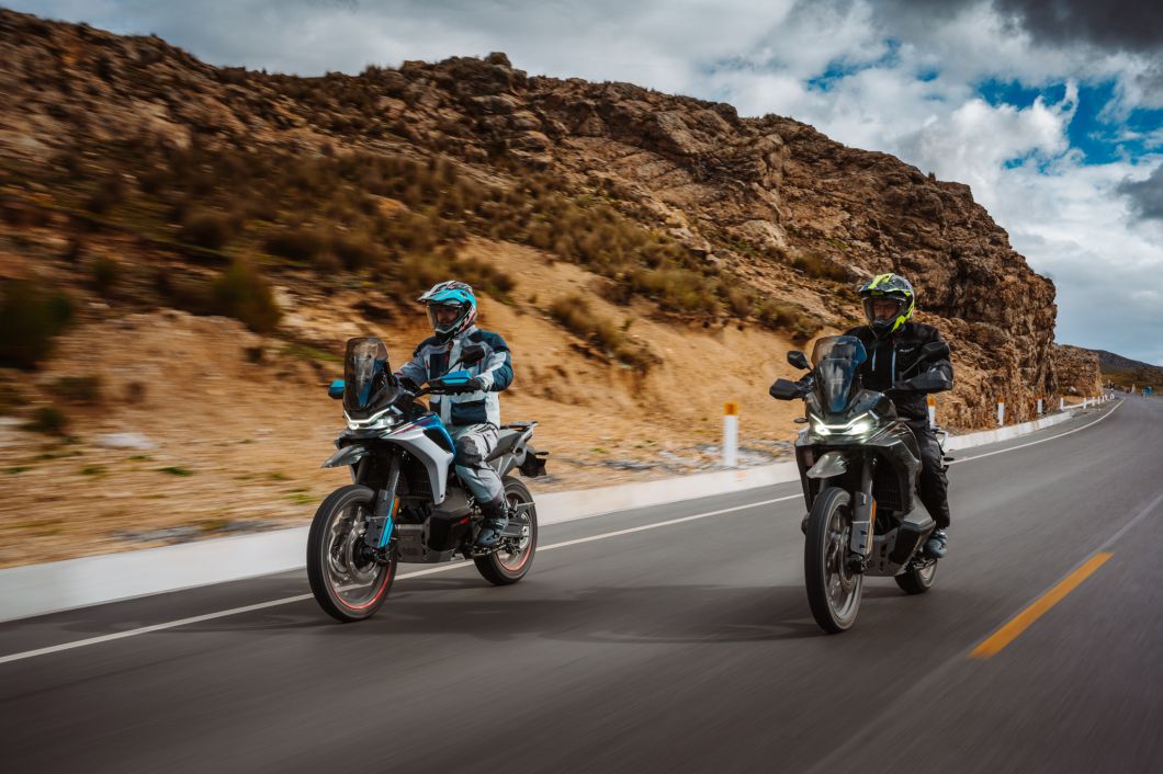 cfmoto_800_mtx_touring_new_id3864_16.jpg